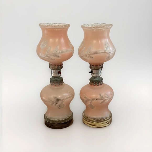 Vintage 1950s Art Deco Frosted Pink Glass Hurricane Boudoir Lamp - Picture 4 of 7